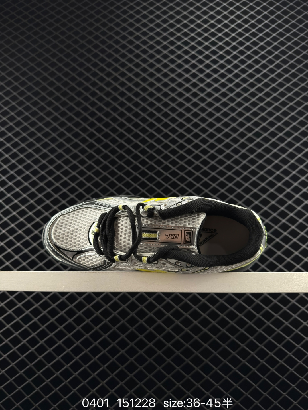 New Balance MR740 NB